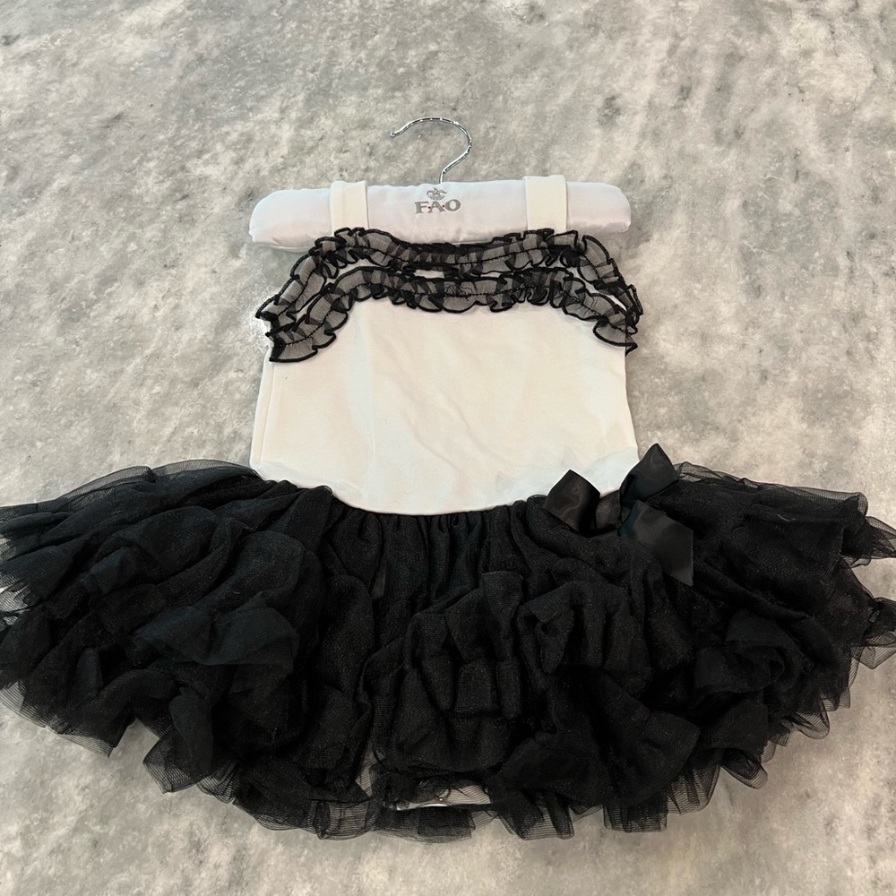 Girl’s FAO Outfit Size 12 Months New with Tags